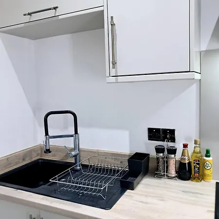 Apartment B06 Centre 1 Bed Boutique Airport7m Theatres10mins Lets Serviced Bradford (West Yorkshire)