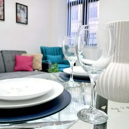 Apartment B06 Centre 1 Bed Boutique Airport7m Theatres10mins Lets Serviced