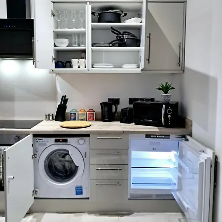 Apartment B06 Centre 1 Bed Boutique Airport7m Theatres10mins Lets Serviced
