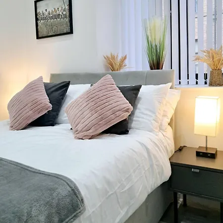 Apartment B06 Centre 1 Bed Boutique Airport7m Theatres10mins Lets Serviced